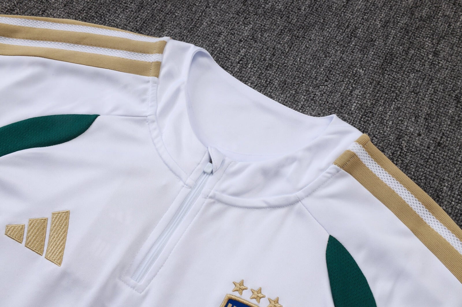 Tracksuit 26
