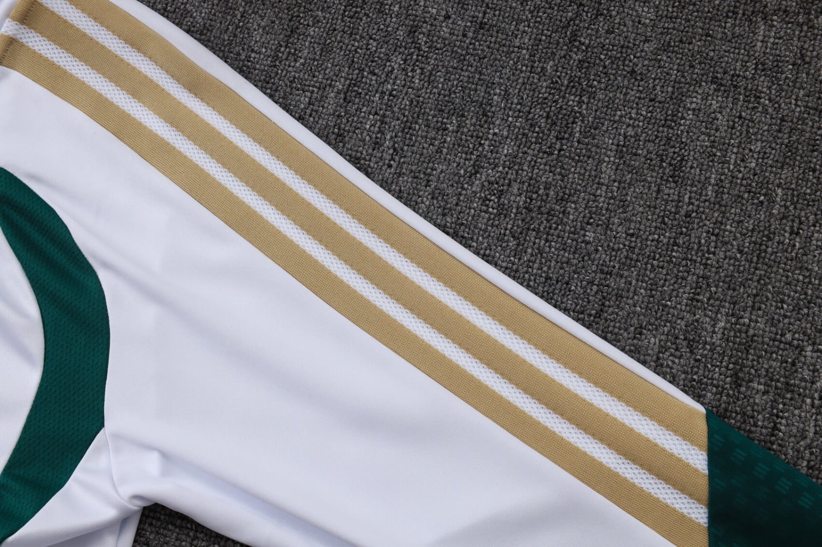 Tracksuit 26