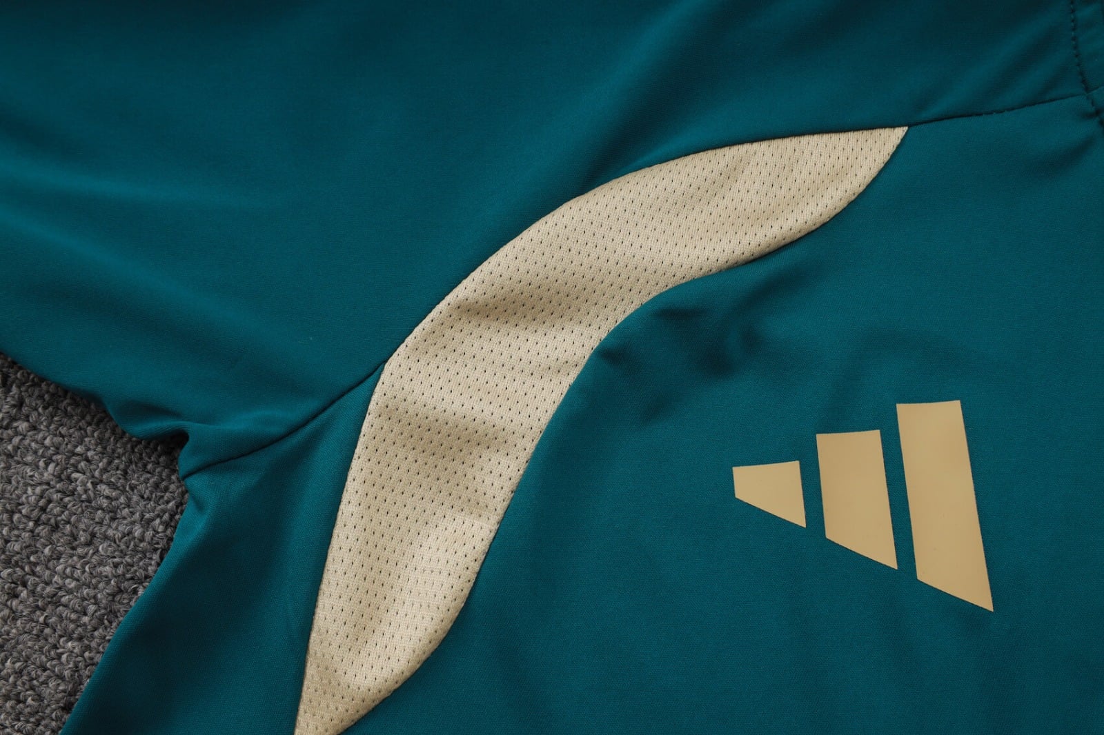 Tracksuit 26
