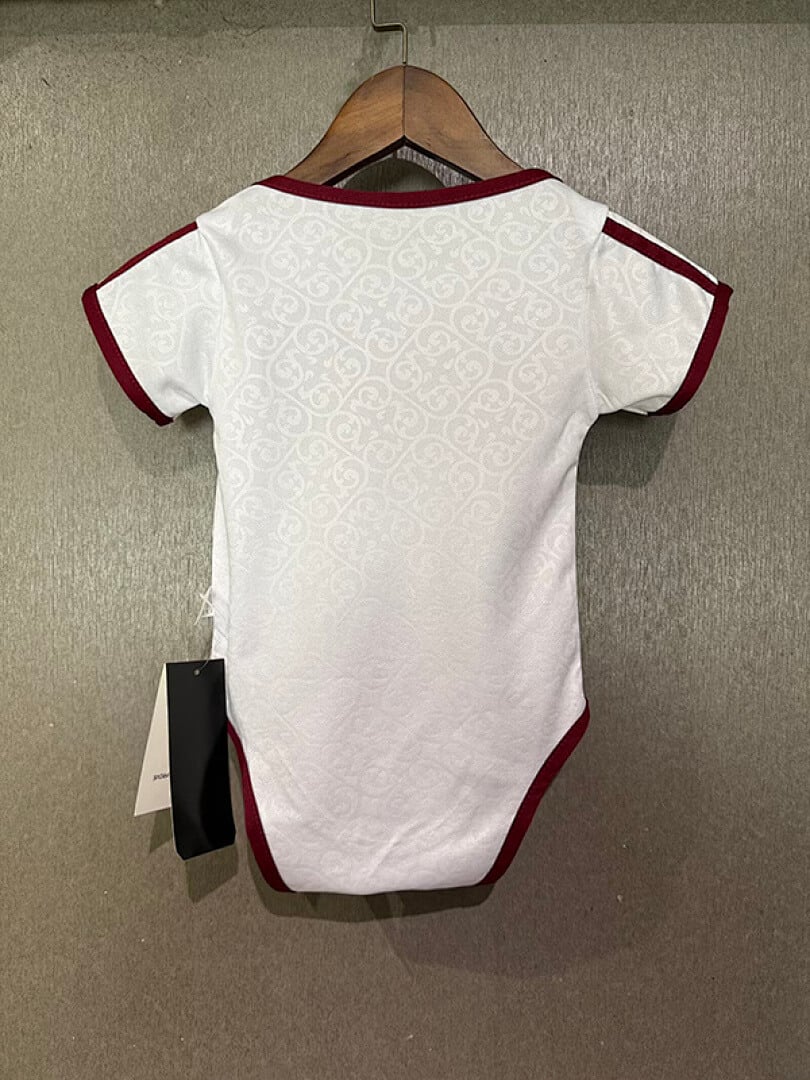 Away 26/27 Baby Kit