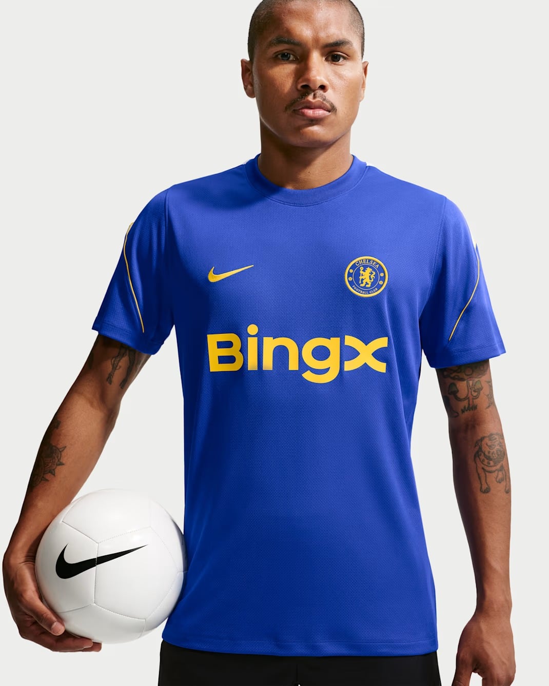 Chelsea 2026/27 Strike Training Kit