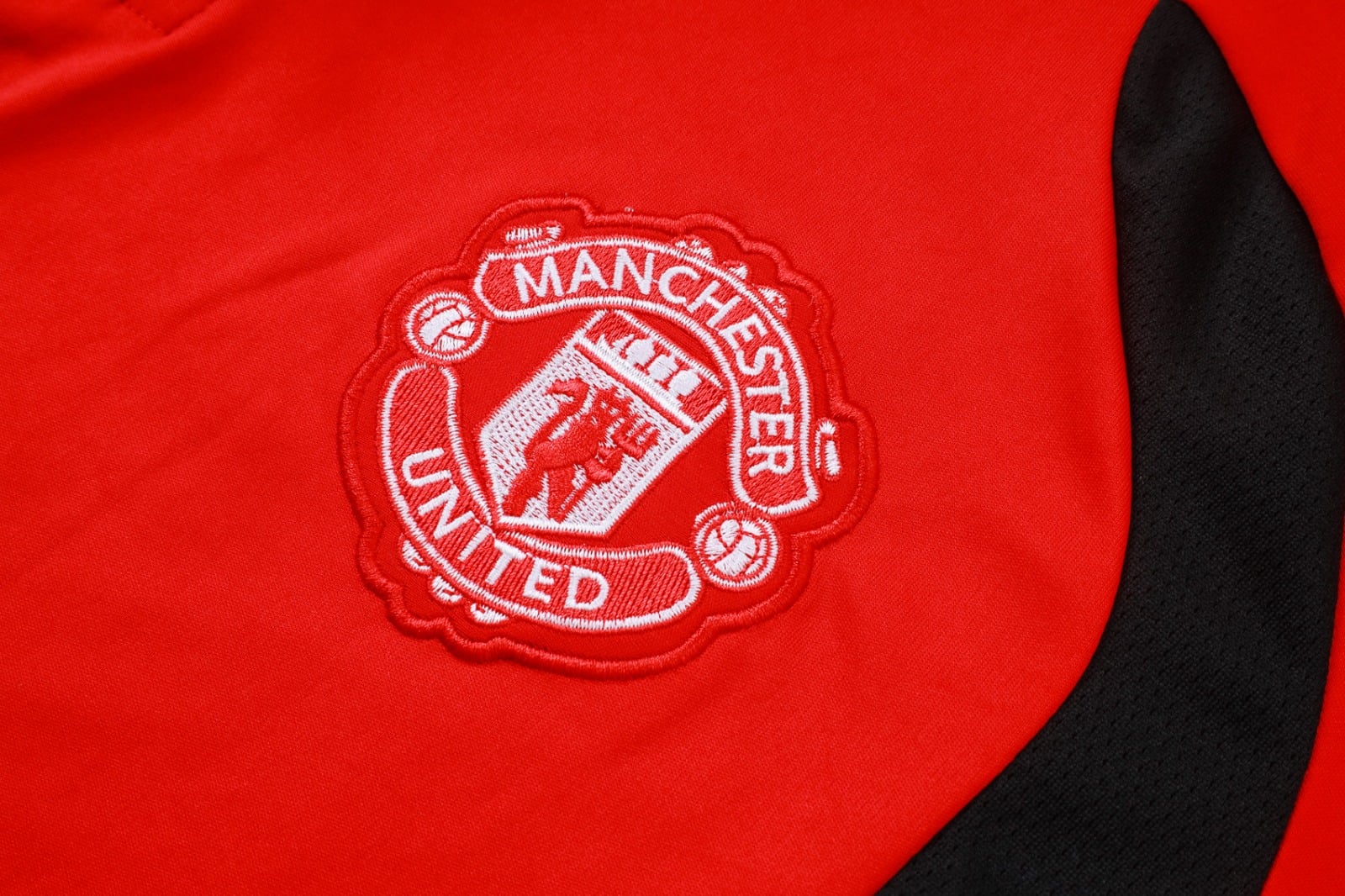 Manchester United 2026/27 Half-Zip TrackSuit