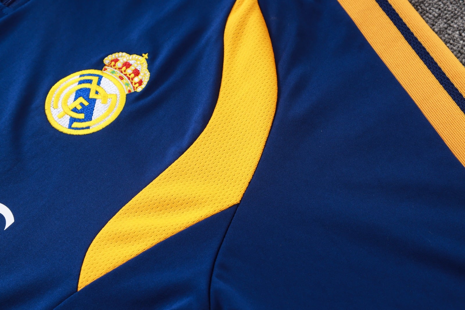 Real Madrid 2026/27 Half-Zip Tracksuit