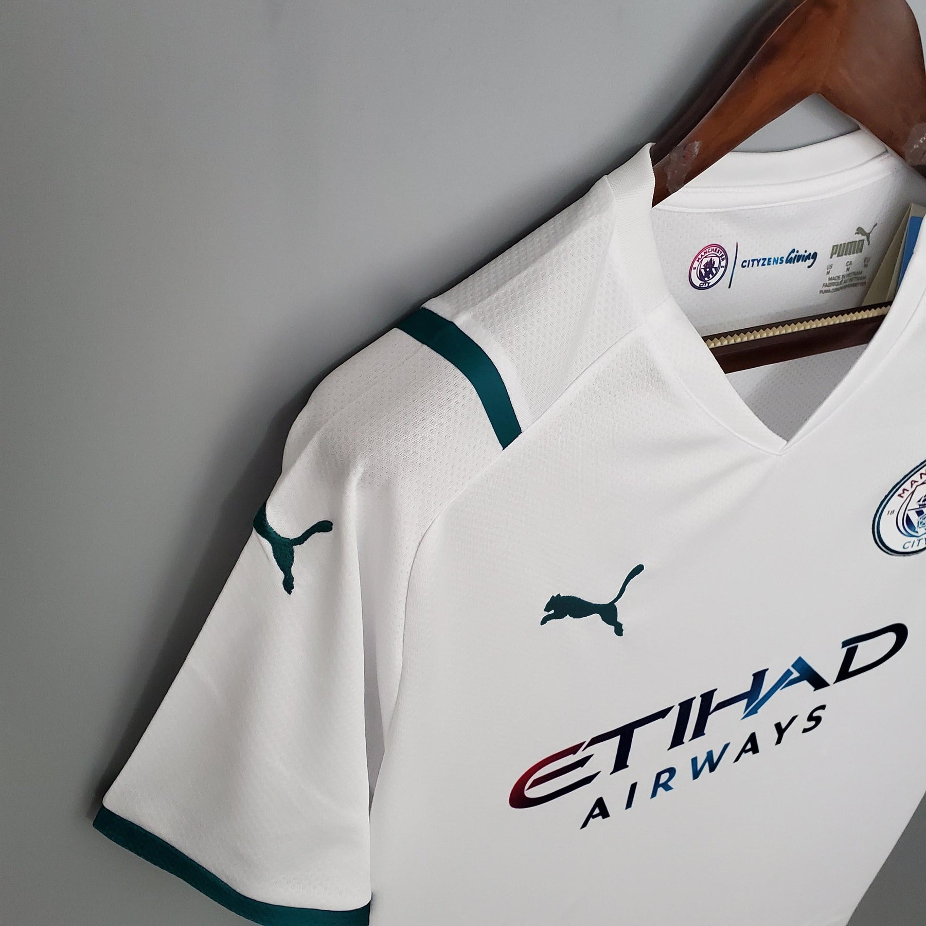 Manchester City Retro Jersey Away 2021/22