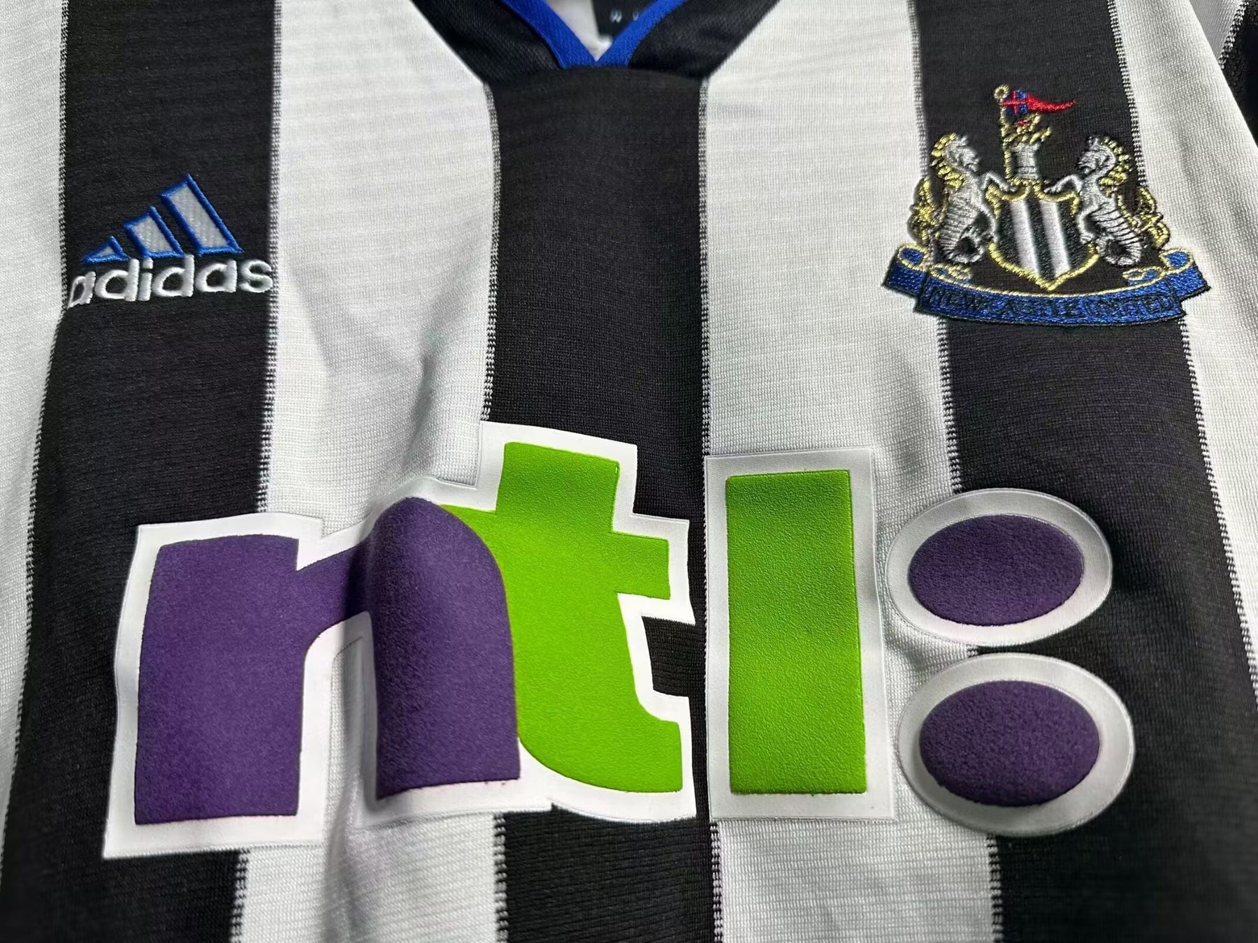 Newcastle Retro Home Jersey 2000/2001 - Long Sleeve