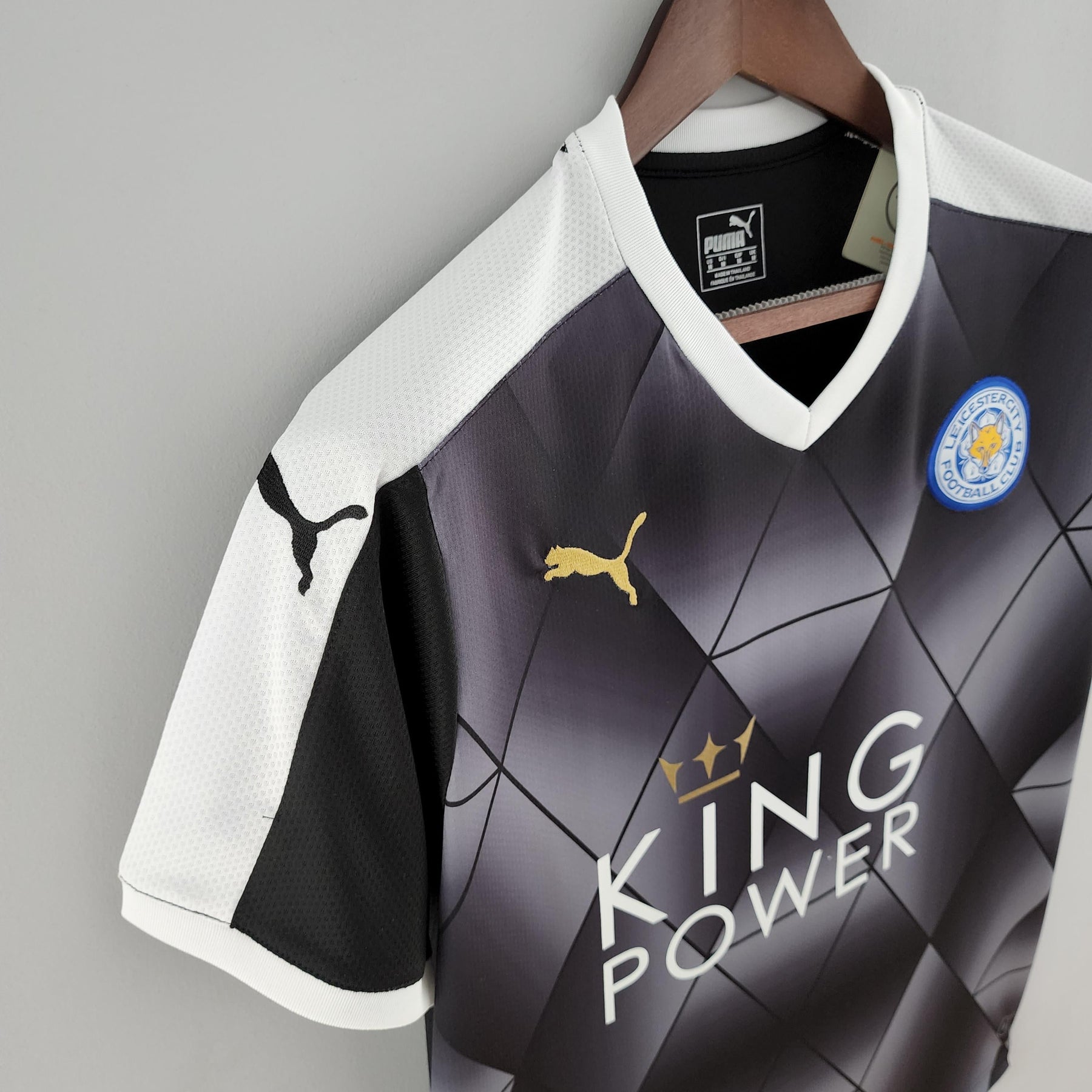 Leicester City Retro Away Jersey 2015/2016