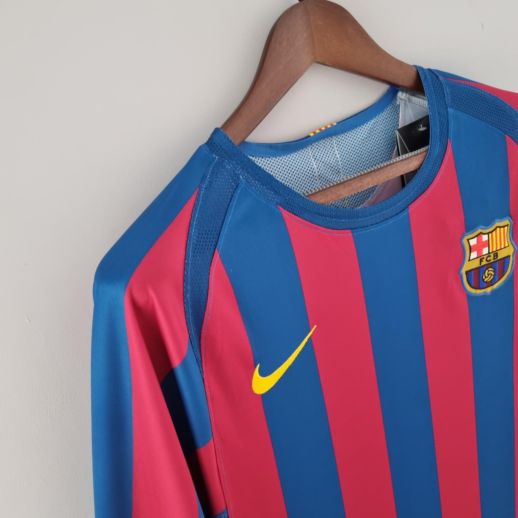 Barcelona Retro Home Jersey 2005/2006 - Long Sleeve