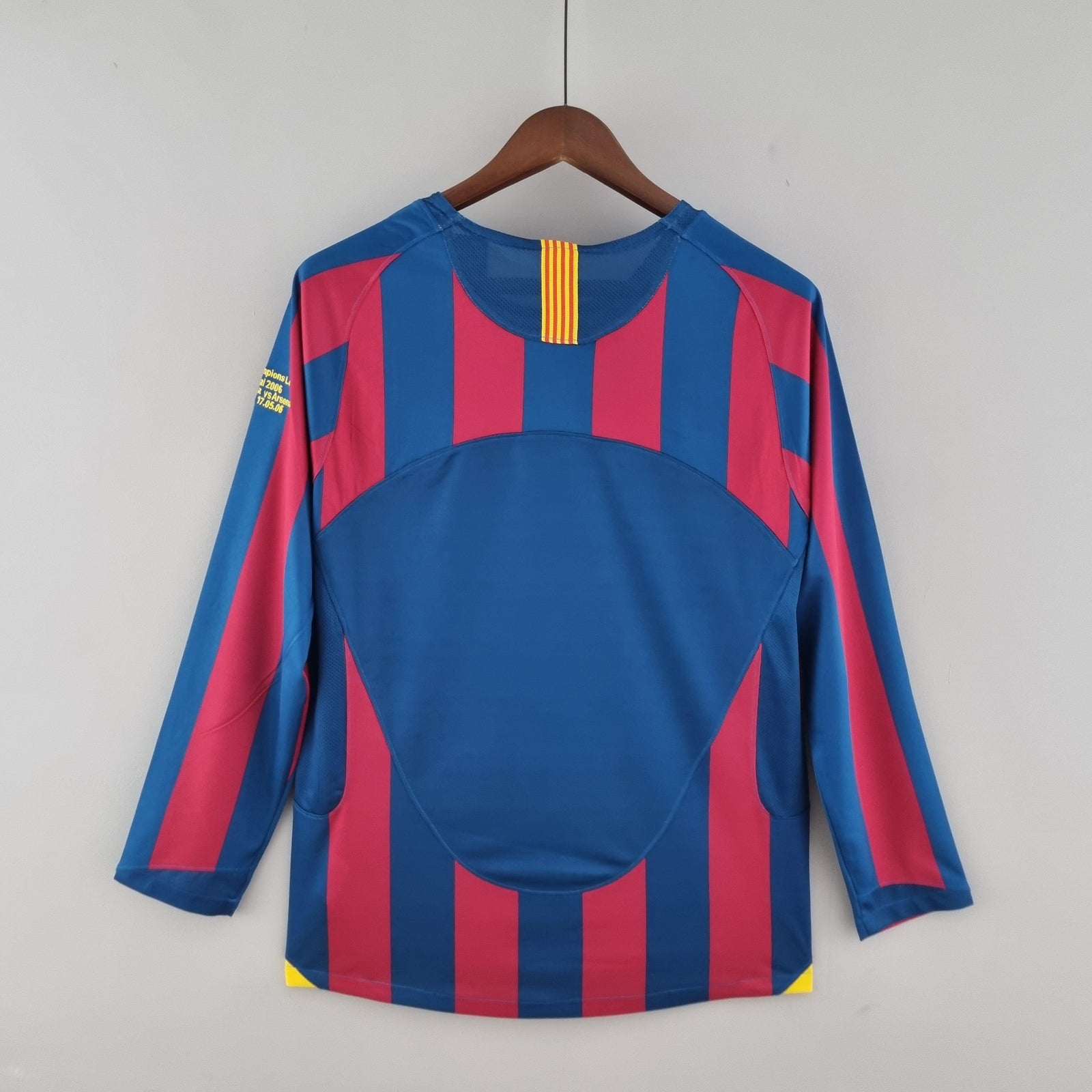 Barcelona Retro Home Jersey 05/06 - Long Sleeve