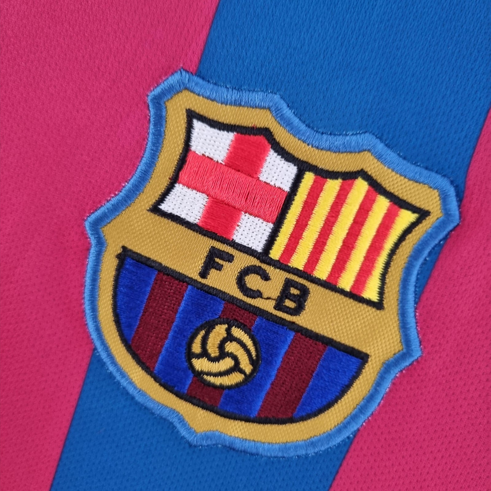 Barcelona Retro Home Jersey 05/06 - Long Sleeve