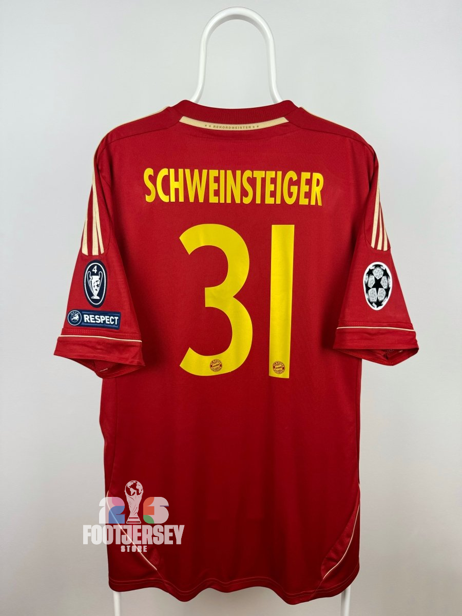 Bastian Schweinsteiger - Bayern Munich 2011/12 home shirt 🇩🇪