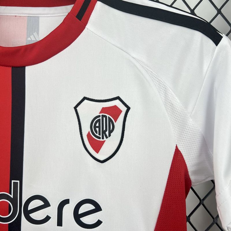 Third 25/26 Kids Kit