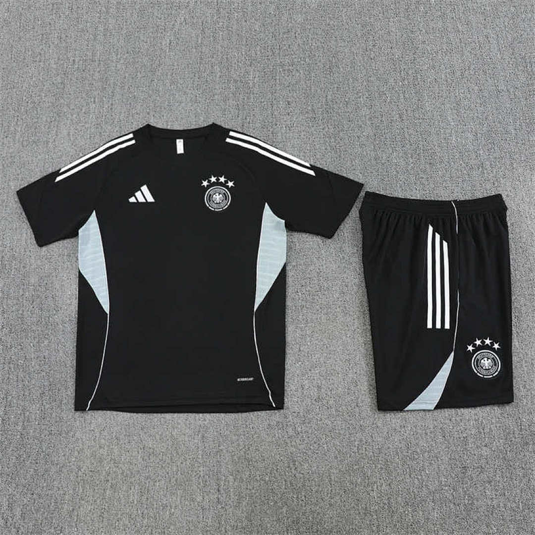 Training Men's Kit