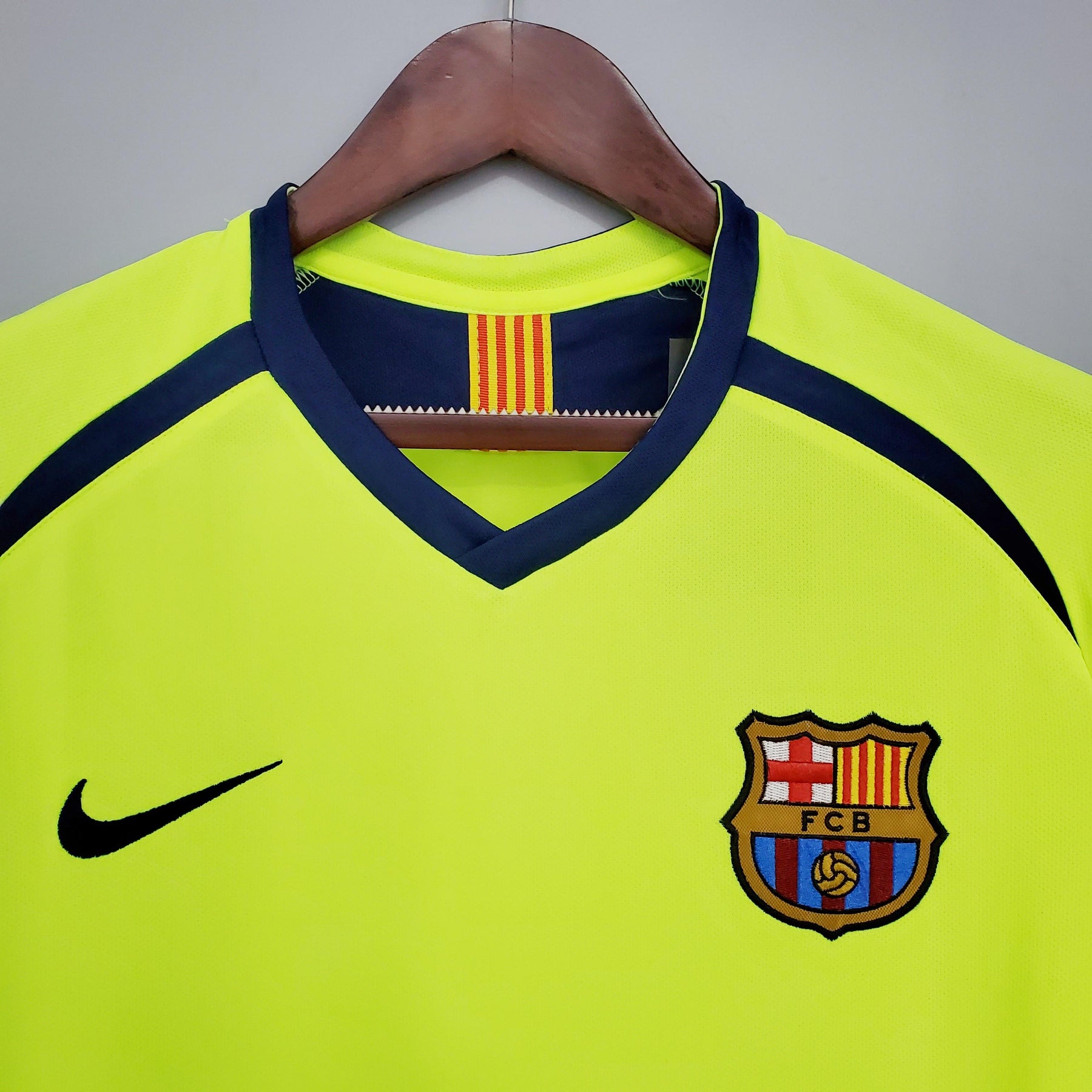 Barcelona Retro Away Jersey 2005/2006