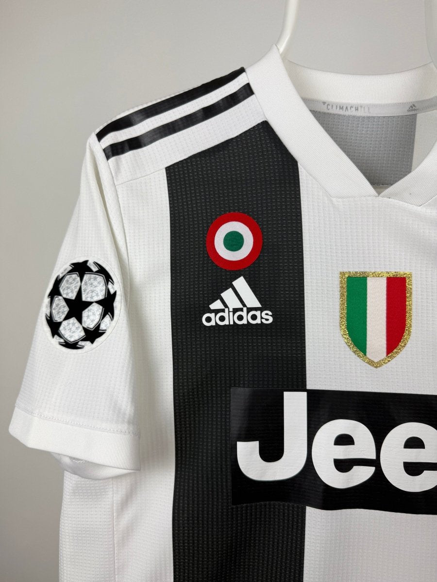 Cristiano Ronaldo - Juventus 2018/19 home shirt AUTHENTIC 🇵🇹