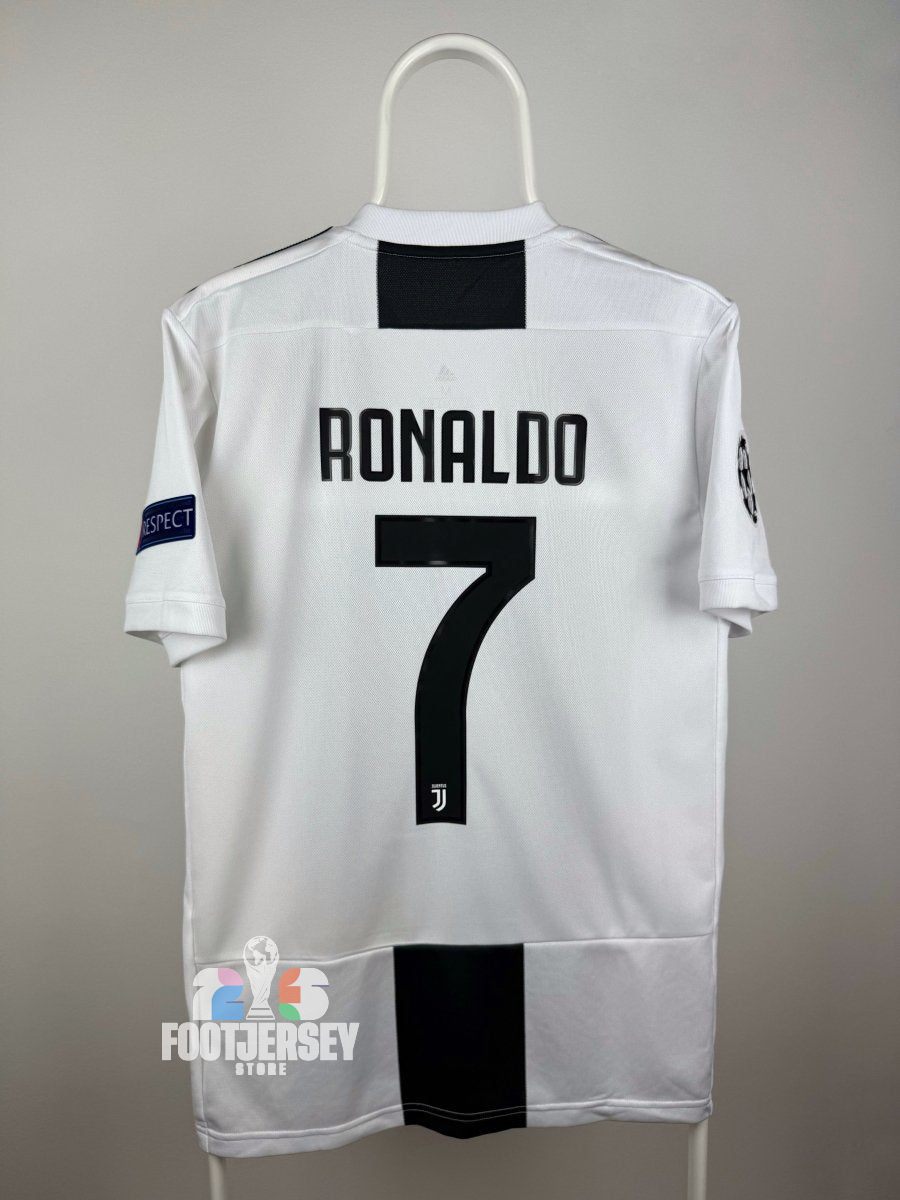 Cristiano Ronaldo - Juventus 2018/19 home shirt 🇵🇹