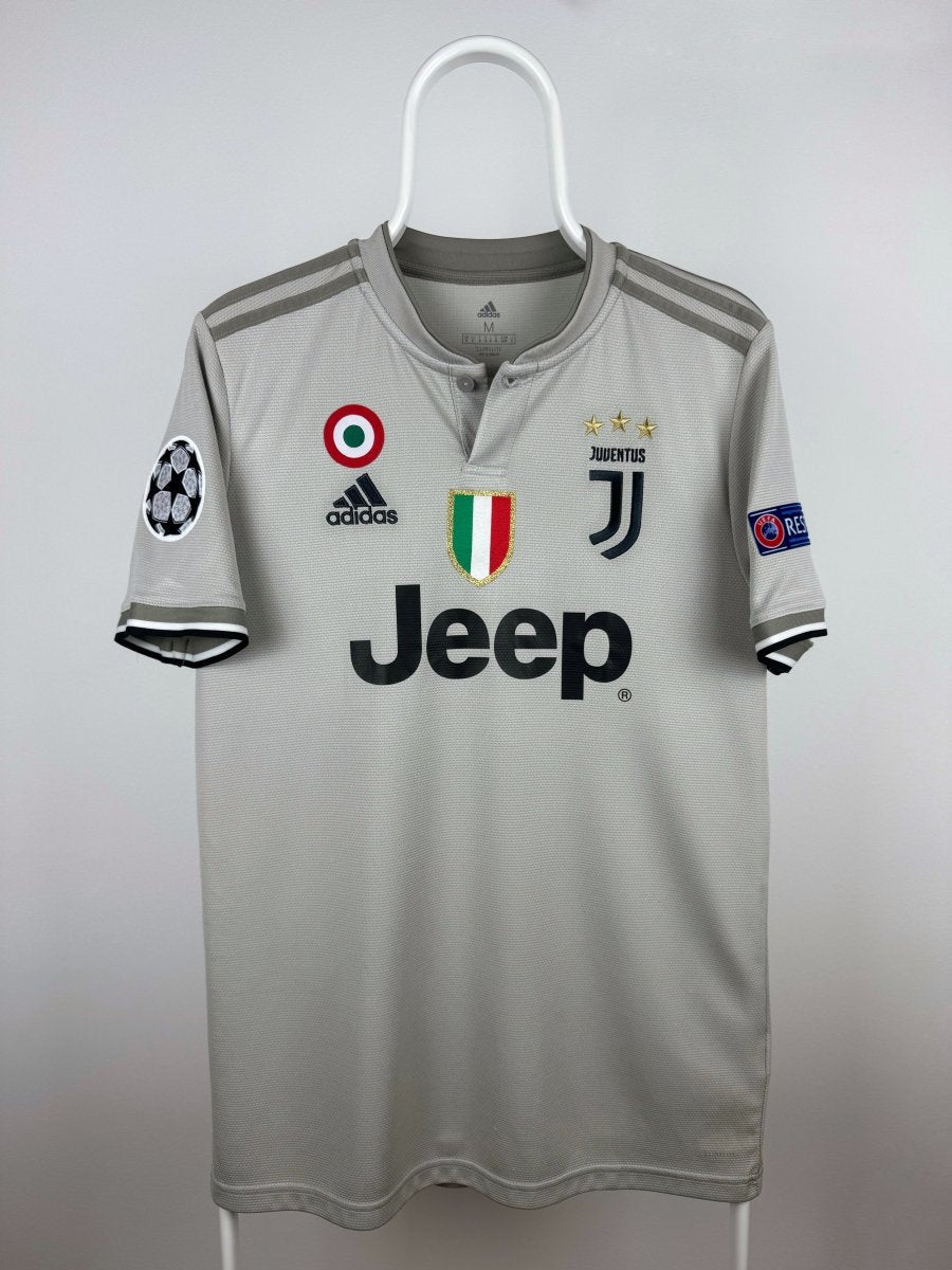 Cristiano Ronaldo - Juventus 2018/19 away shirt 🇵🇹