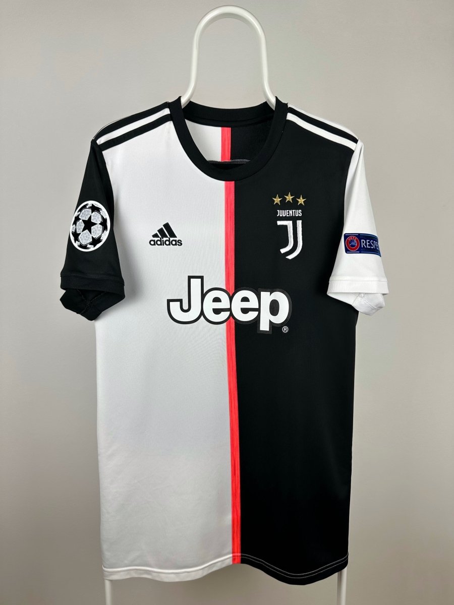 Cristiano Ronaldo - Juventus 2019/20 home shirt 🇵🇹