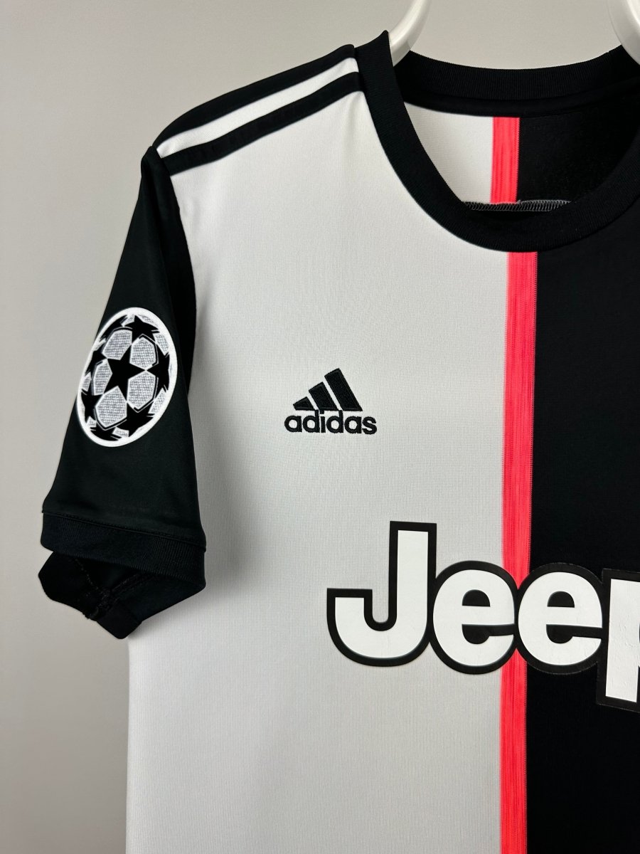 Cristiano Ronaldo - Juventus 2019/20 home shirt 🇵🇹