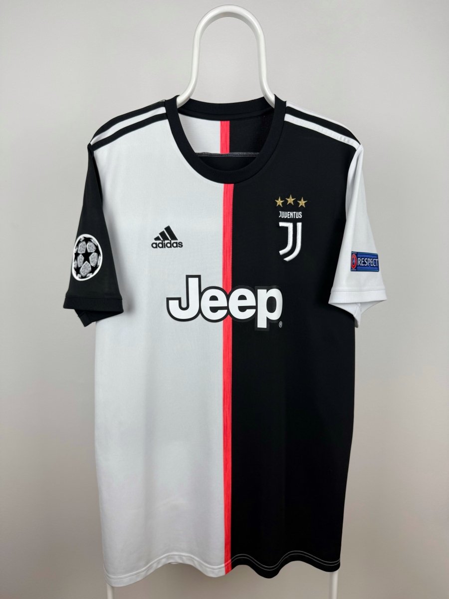 Cristiano Ronaldo - Juventus 2019/20 home shirt 🇵🇹