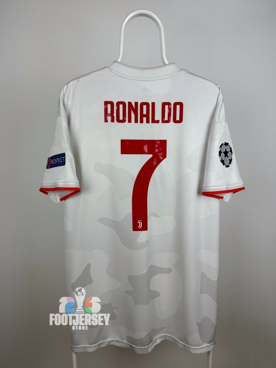 Cristiano Ronaldo - Juventus 2019/20 away shirt 🇵🇹