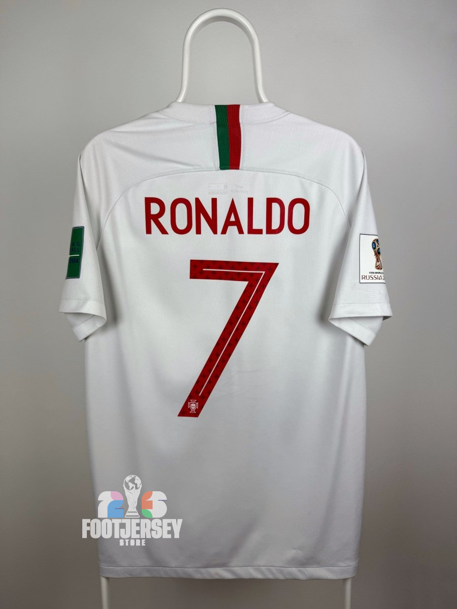 Cristiano Ronaldo - Portugal 2018 away shirt 🇵🇹