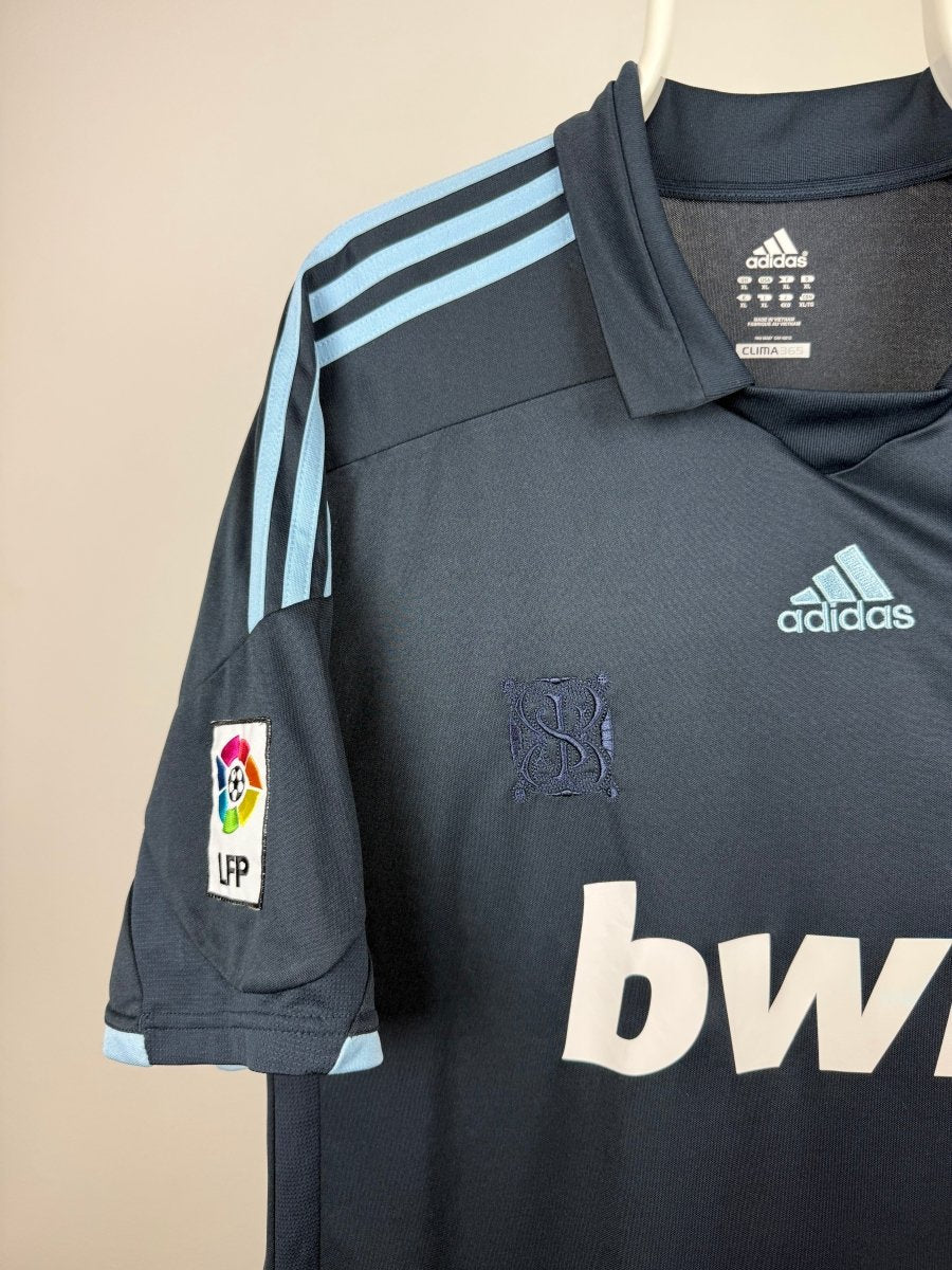 Cristiano Ronaldo - Real Madrid 2009/10 away shirt 🇵🇹