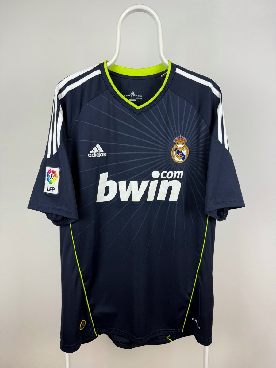 Cristiano Ronaldo - Real Madrid 2010/11 away shirt 🇵🇹