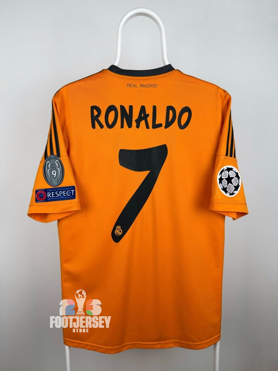 Cristiano Ronaldo - Real Madrid 2013/14 Away Shirt 🇵🇹