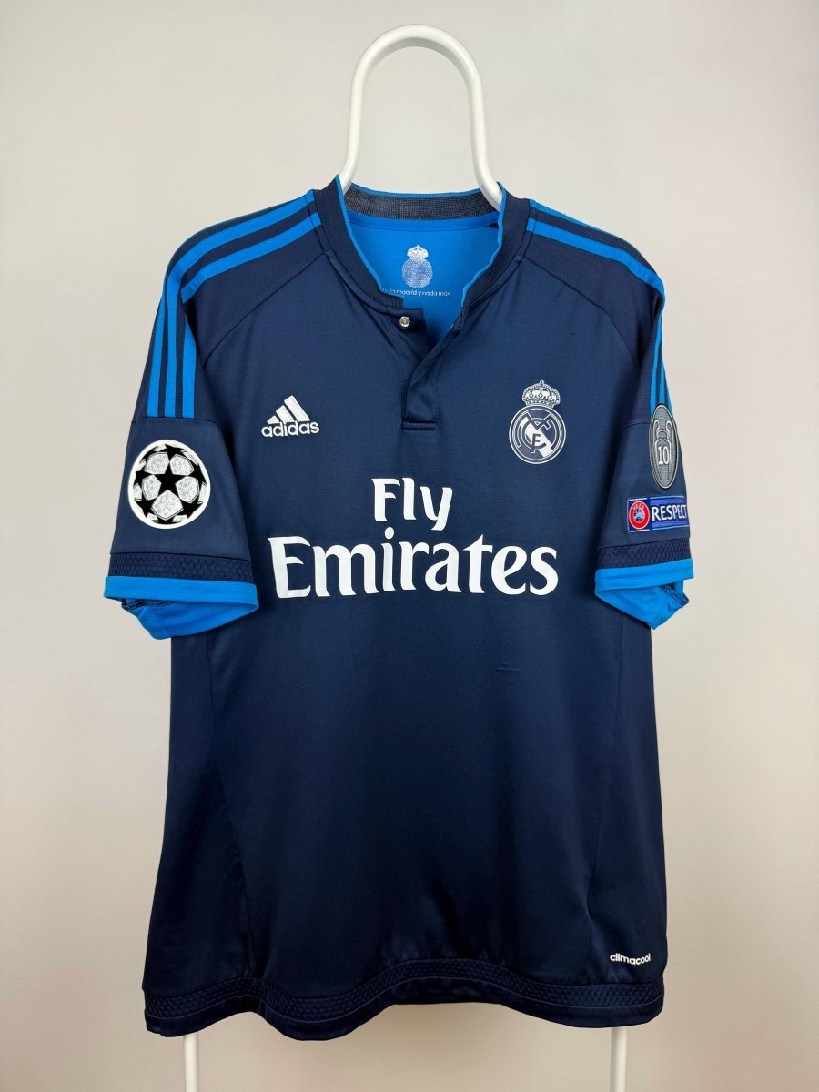 Cristiano Ronaldo - Real Madrid 2015/16 away shirt 🇵🇹