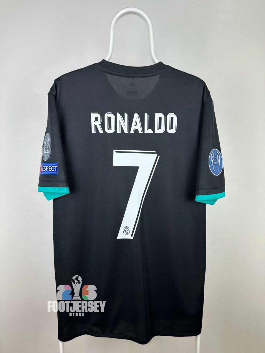 Cristiano Ronaldo - Real Madrid 2017/18 away shirt 🇵🇹