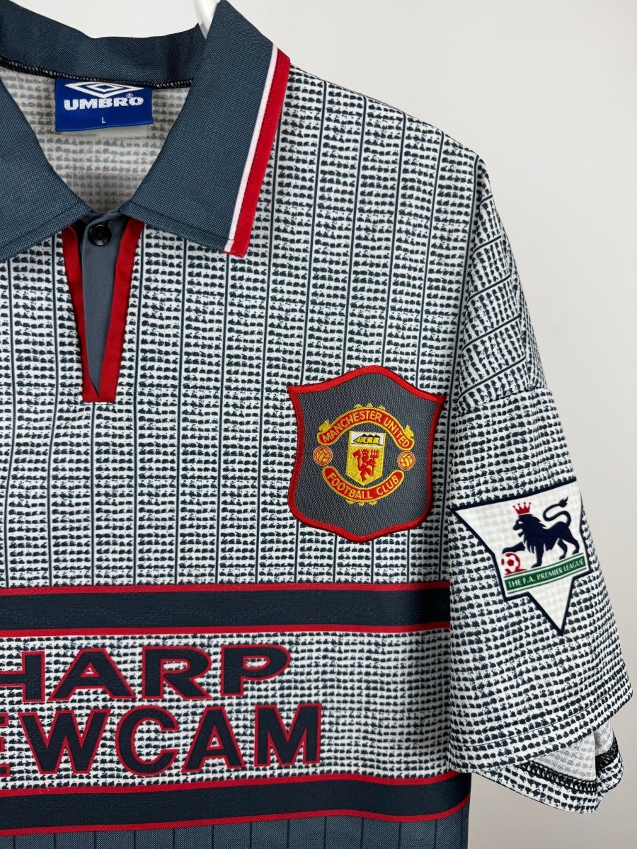 Denis Irwin - Manchester United 1995/96 away shirt 🇮🇪