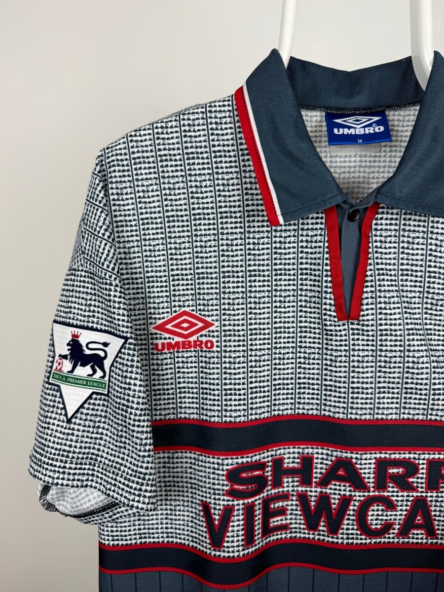 Eric Cantona - Manchester United 1995/96 away shirt 🇫🇷