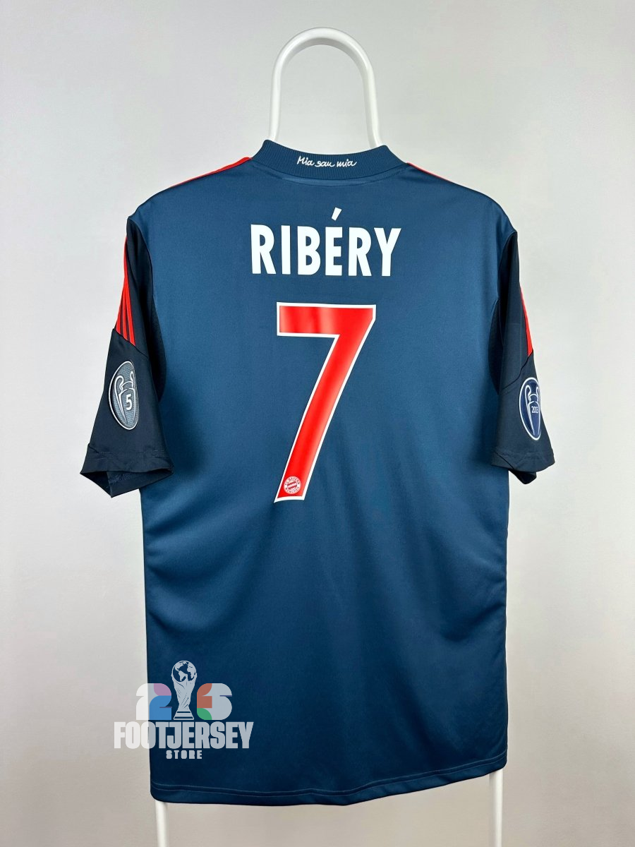 Frank Ribery - FC Bayern Munich 2013/14 away jersey 🇫🇷