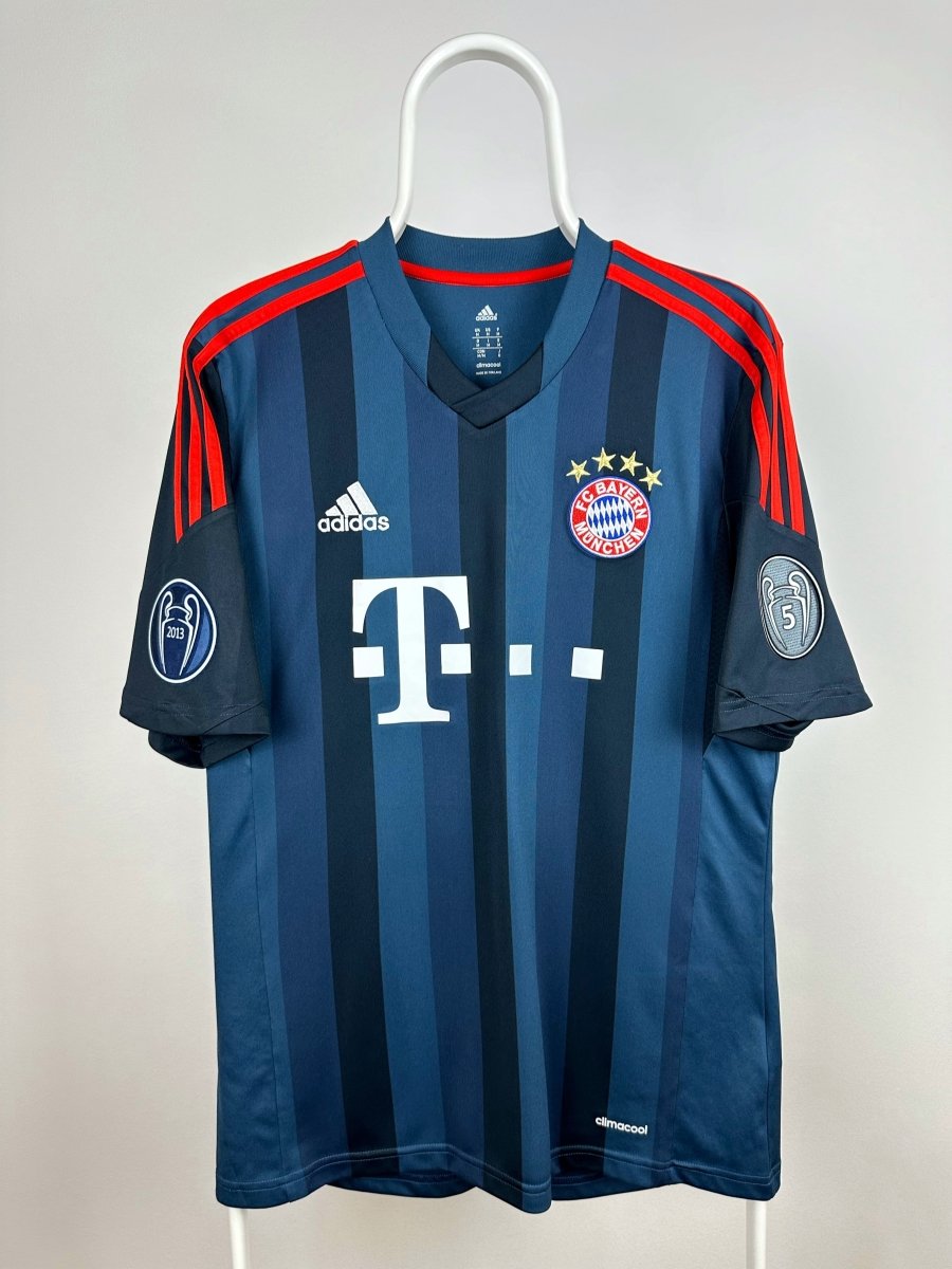 Frank Ribery - FC Bayern Munich 2013/14 away jersey 🇫🇷