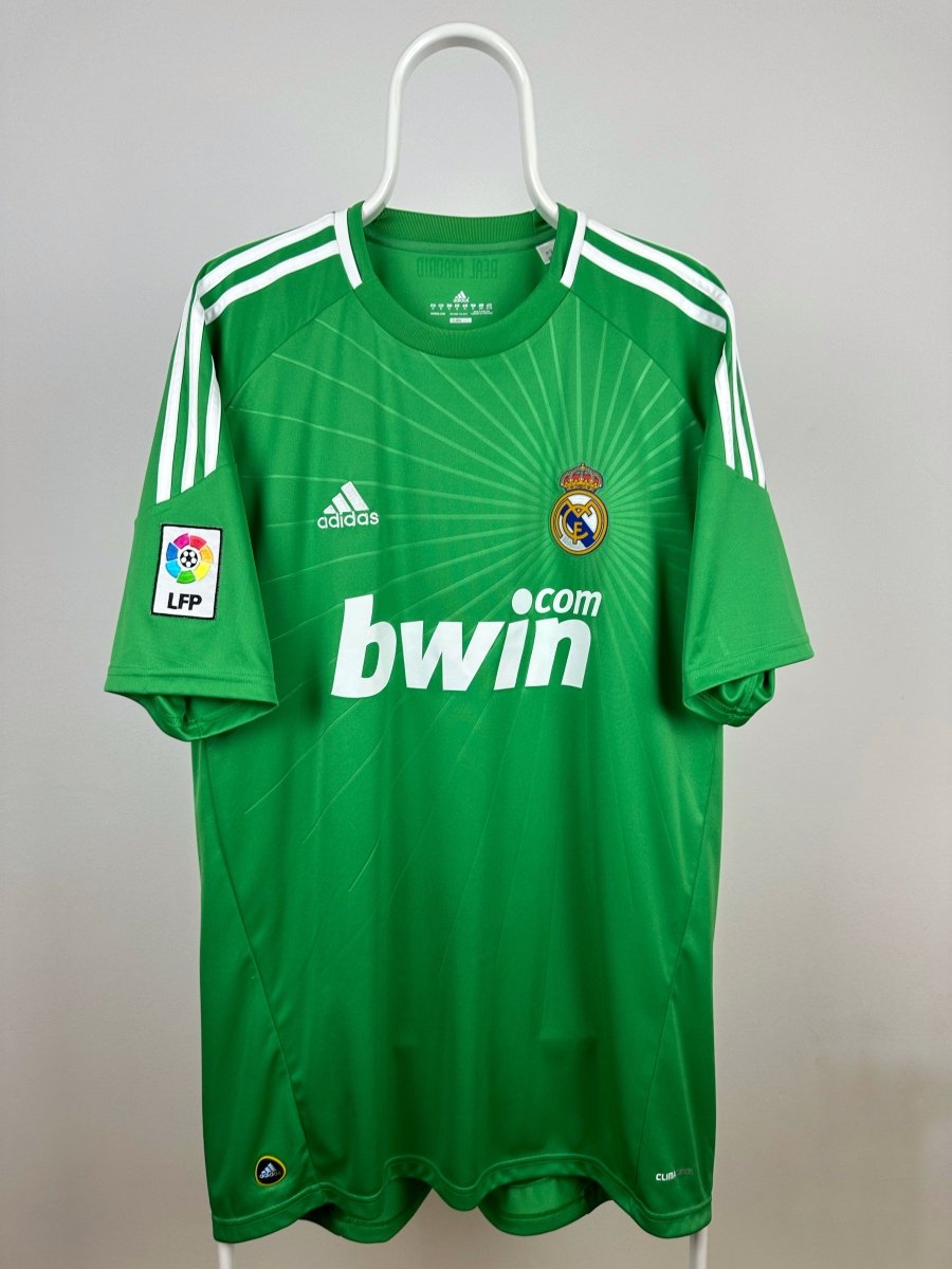 Iker Casilias - Real Madrid 2010/11 home shirt 🇪🇸