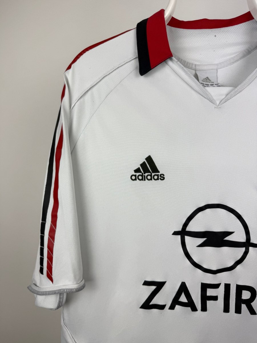 Kaka - AC Milan 2005/06 away shirt 🇧🇷