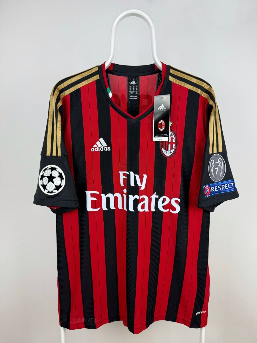 Kaka - AC Milan 2013/14 home shirt 🇧🇷
