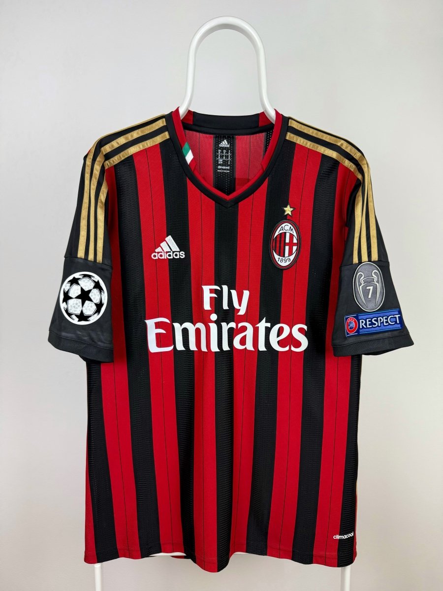 Kaka - AC Milan 2013/14 home jersey 🇧🇷