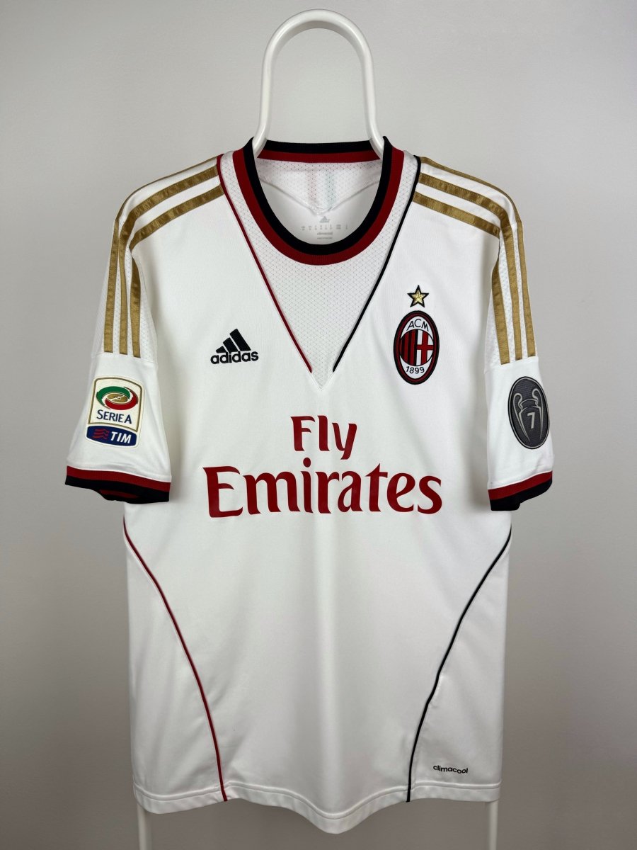 Kaka - AC Milan 2013/14 away shirt 🇧🇷