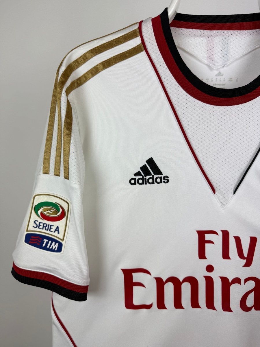 Kaka - AC Milan 2013/14 away shirt 🇧🇷