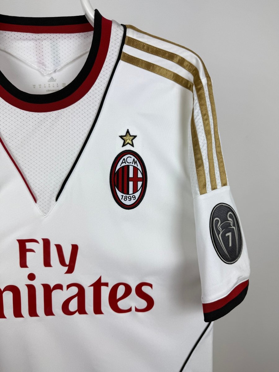 Kaka - AC Milan 2013/14 away shirt 🇧🇷