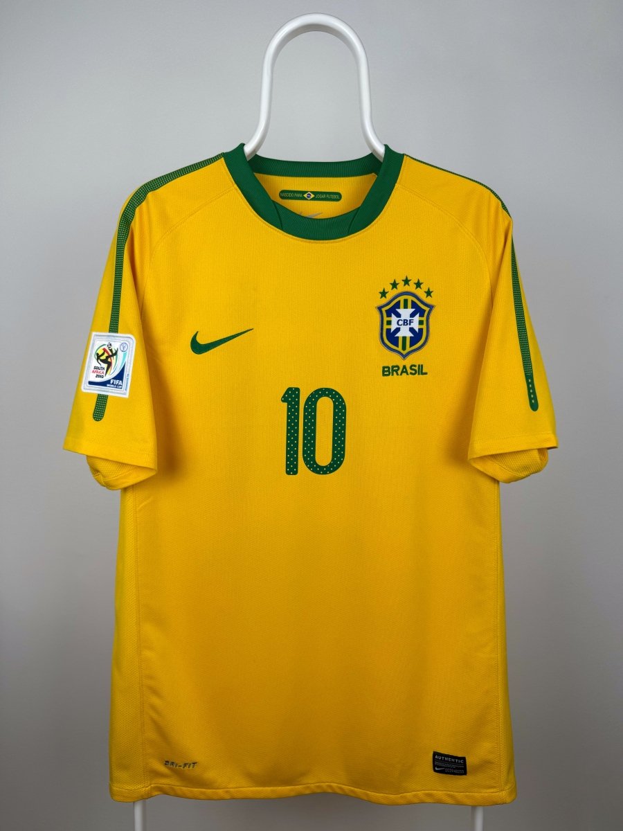 Kaka - Brazil home jersey 2010 🇧🇷