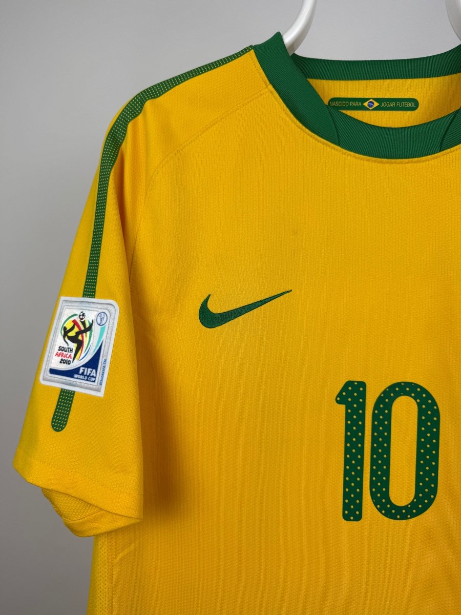Kaka - Brazil home jersey 2010 🇧🇷