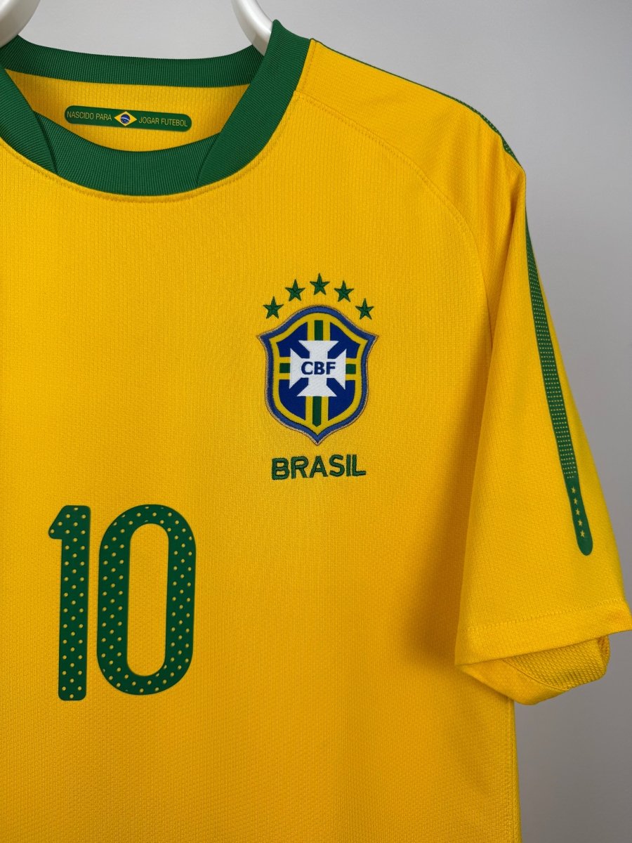 Kaka - Brazil home jersey 2010 🇧🇷