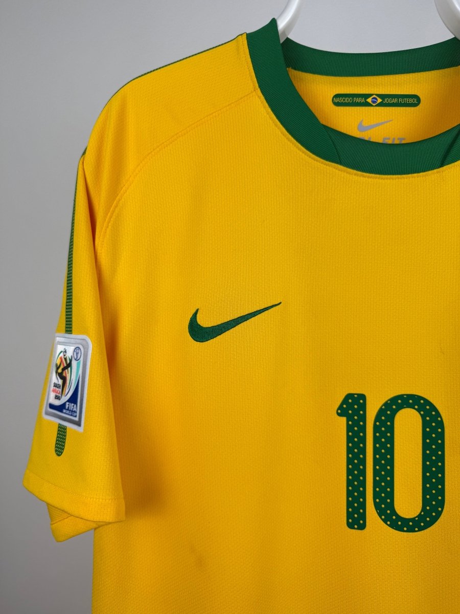Kaka - Brazil home jersey 2010 🇧🇷