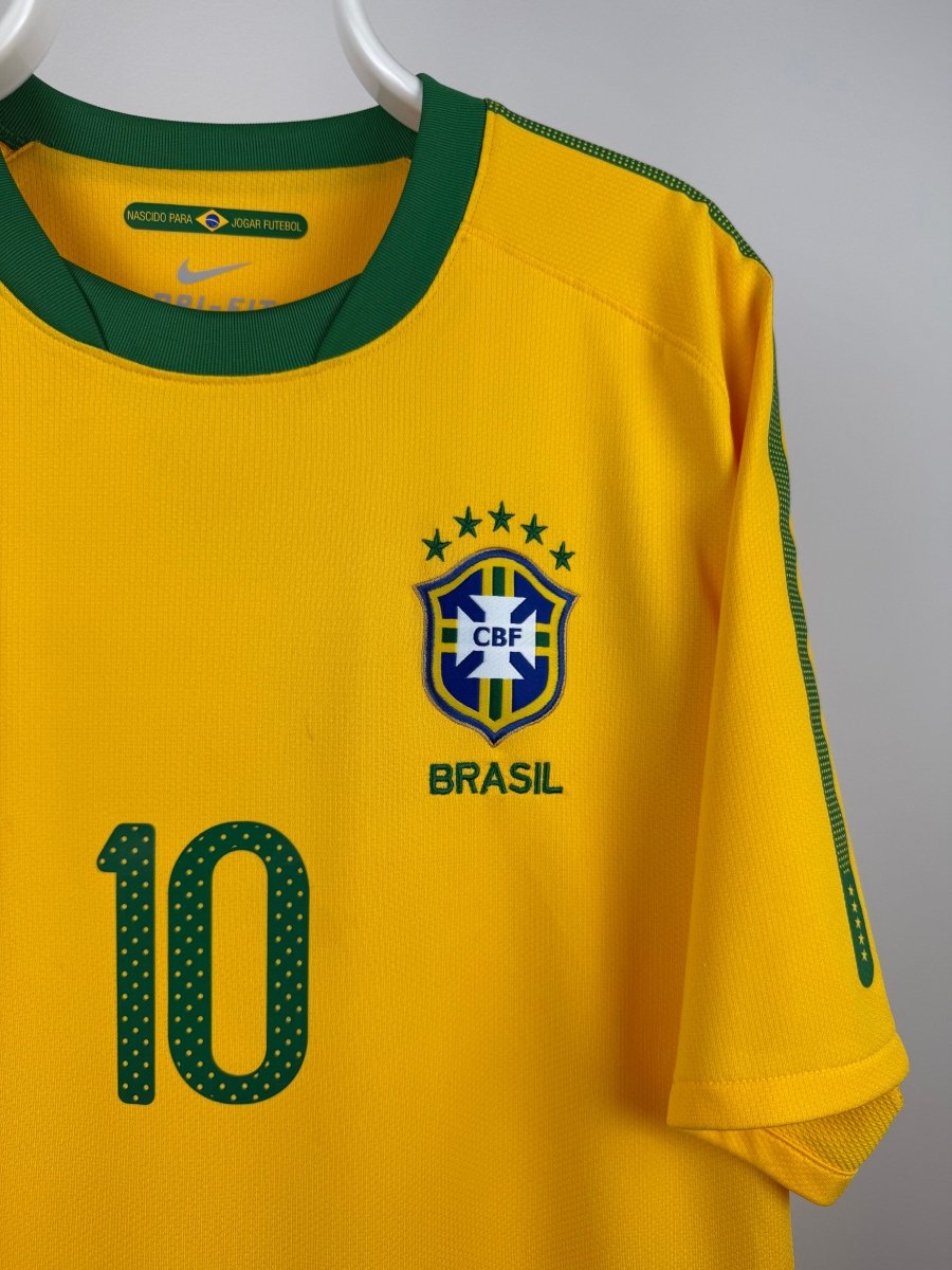 Kaka - Brazil home jersey 2010 🇧🇷