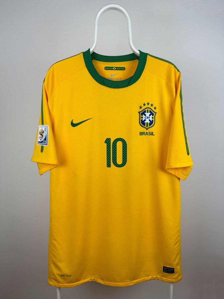 Kaka - Brazil home jersey 2010 🇧🇷