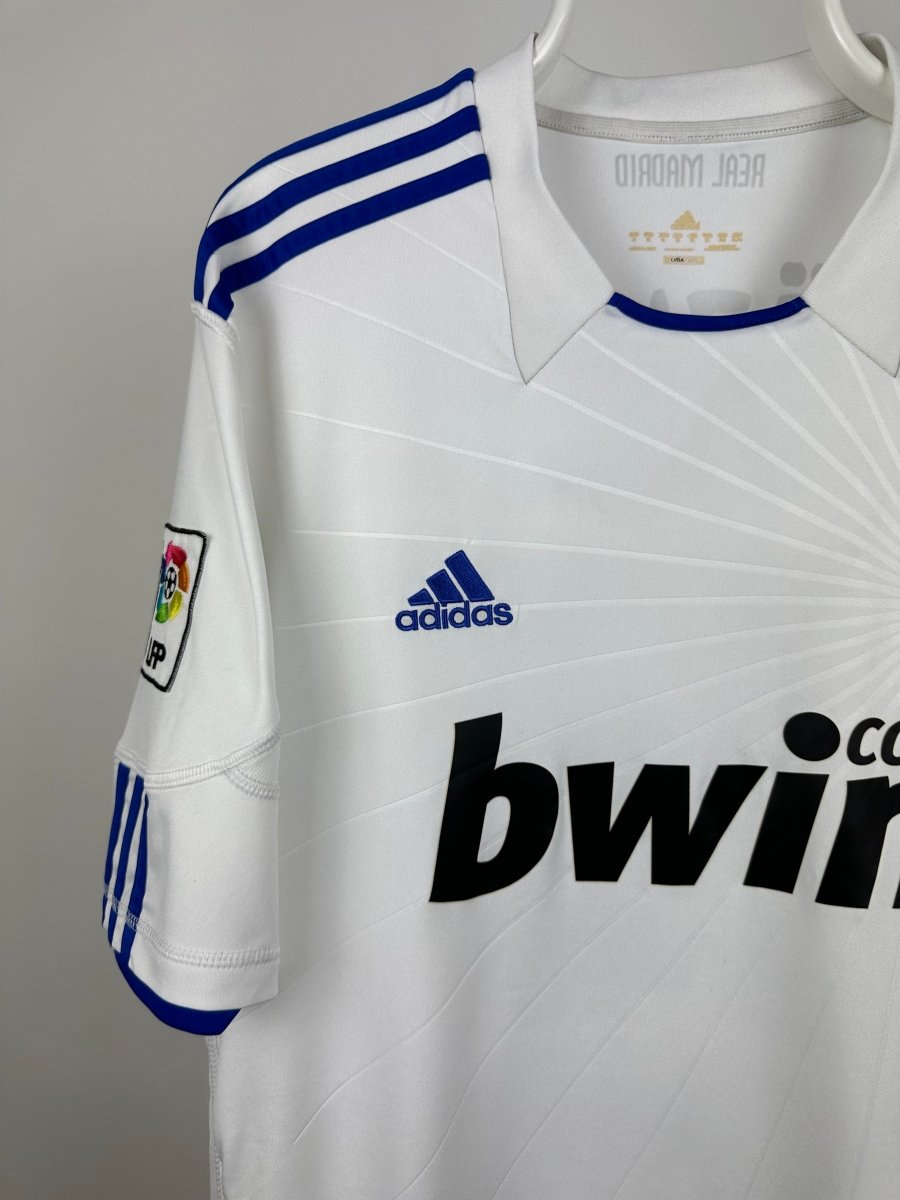 Mesut Özil - Real Madrid 2010/11 home shirt 🇩🇪