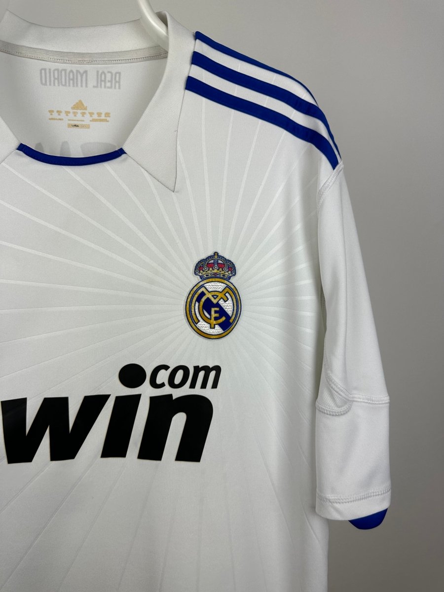 Mesut Özil - Real Madrid 2010/11 home shirt 🇩🇪