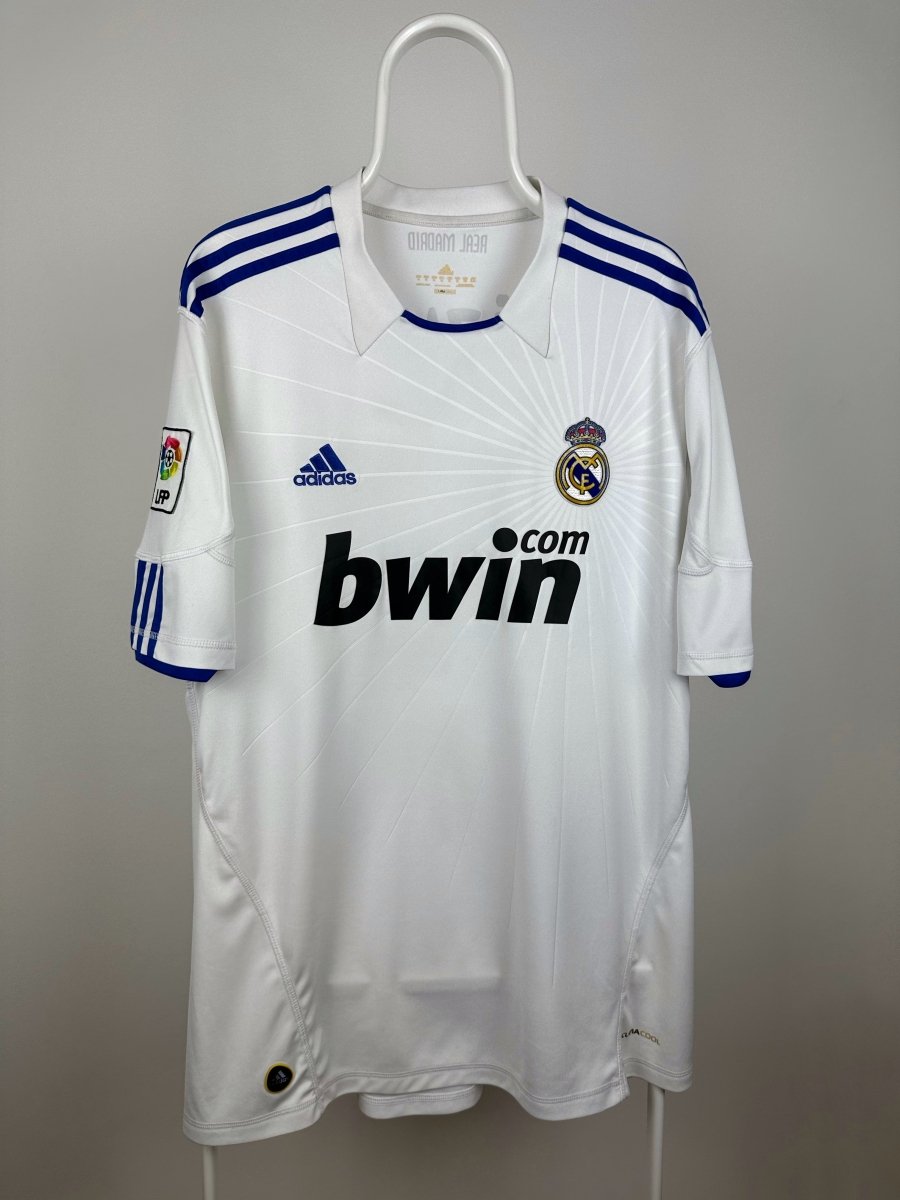 Mesut Özil - Real Madrid 2010/11 home shirt 🇩🇪
